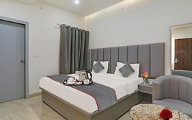 Super Townhouse Hotel Impact